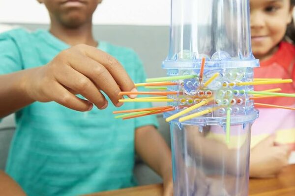 Mattel KerPlunk Kids Game, Easy-to-Learn Family Game for 2 to 4 Players, Don't Let The Marbles Fall - Image 5